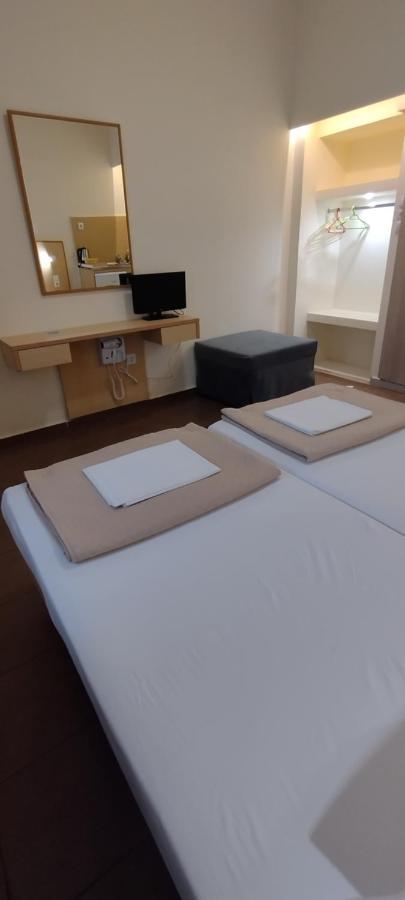 Sweetmar Guestrooms-Ground Floor Kos Town Luaran gambar