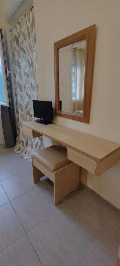 Sweetmar Guestrooms-Ground Floor Kos Town Luaran gambar