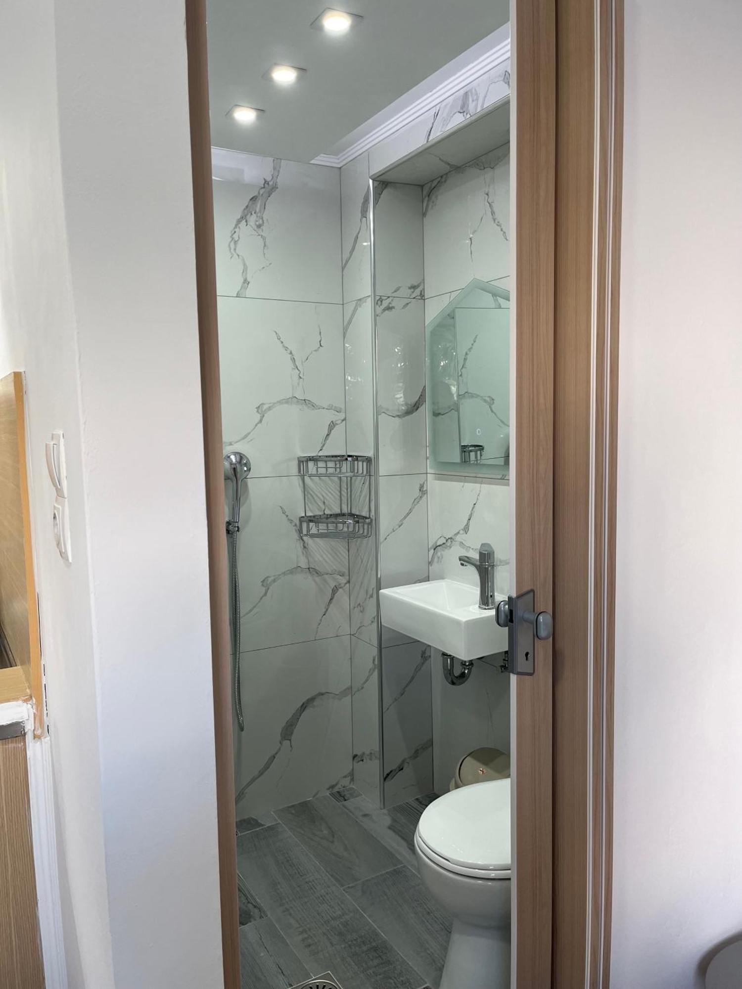Sweetmar Guestrooms-Ground Floor Kos Town Luaran gambar